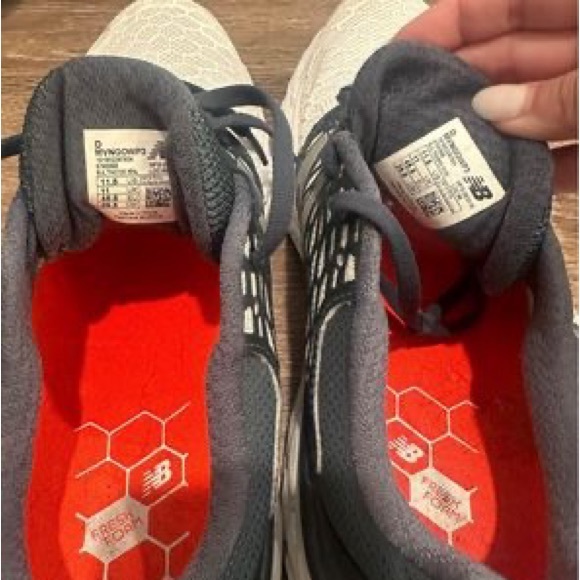 Brand new New Balance tennis shoes - Picture 5 of 5